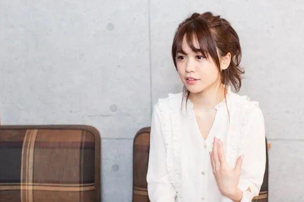 乱险些下海的她却成了年收破亿的老板！pg电子首页日本女偶像被曝私生活混(图3)