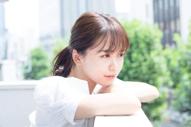 乱险些下海的她却成了年收破亿的老板！pg电子首页日本女偶像被曝私生活混(图12)