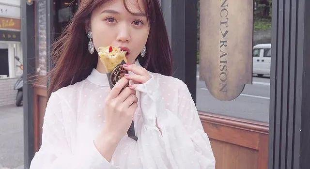 乱险些下海的她却成了年收破亿的老板！pg电子首页日本女偶像被曝私生活混(图11)