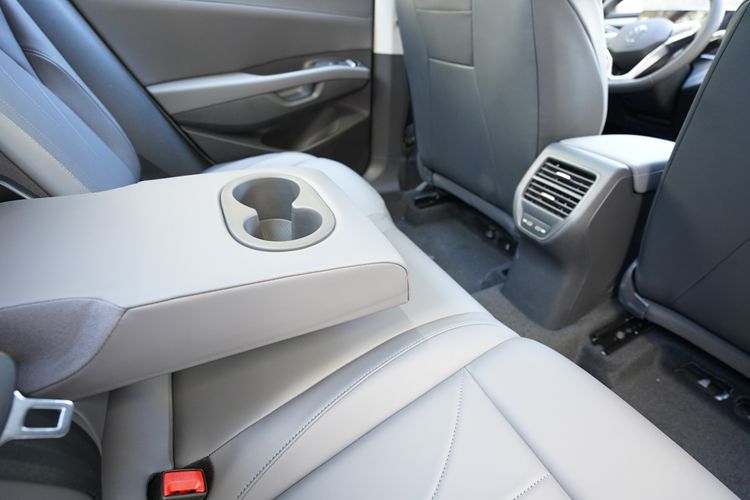 众朗逸Pro车型配置盘点pg电子助您选车:上汽大(图18) 众朗逸Pro车型配置盘点pg电子助您选车:上汽大(图18)